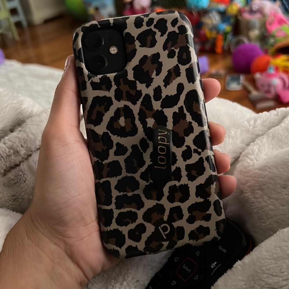 Loopy IPhone 11 Cheetah Case